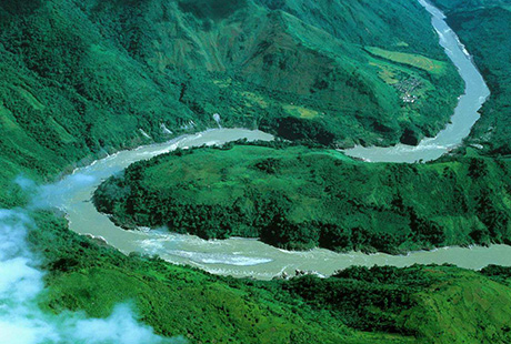西藏雅鲁藏布江大峡谷