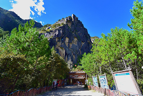 西藏卡定沟