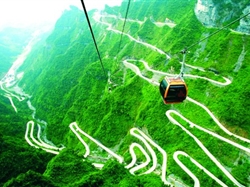 【首席湖南】韶山+芙蓉镇（夜宿）+张家界+天门山+凤凰古城