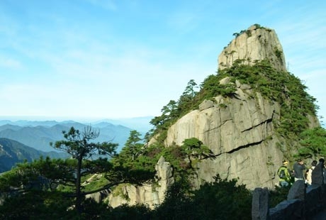 南昌到黄山高铁3日游天天发团，登黄山天下无山